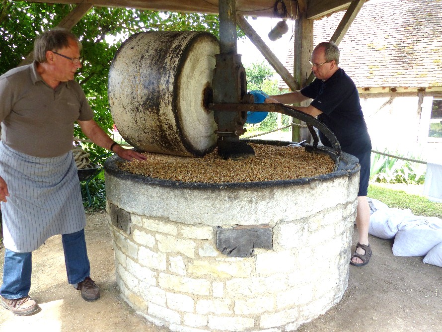 Moulin à noix avec Daniel et Jean-Luc